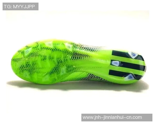 如何根据场地类型和个人需求选择适合的足球鞋 如何根据场地类型和个人需求选择适合的足球鞋